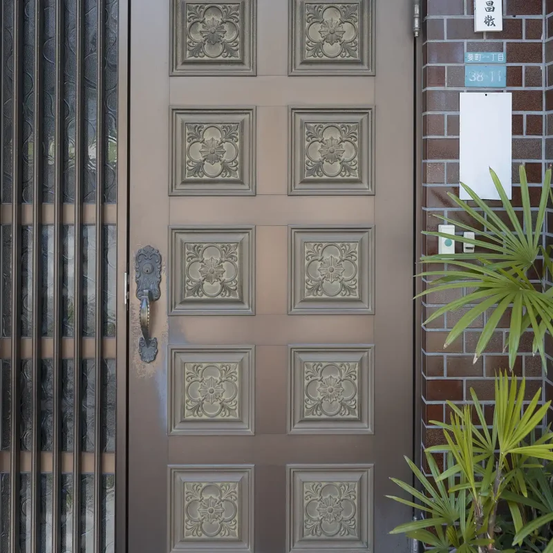 Pintu Besi Kokoh & Artistik Pintu Besi Kokoh & Artistik
